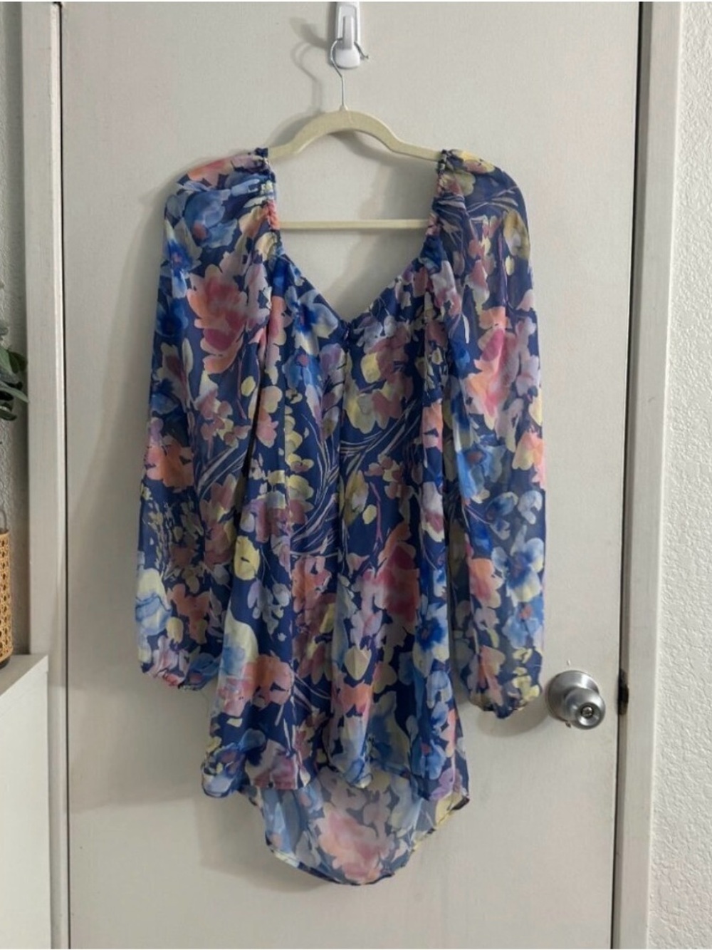 ☀️ NWOT LULUS Beautiful Impression Blue Floral Chiffon Long Sleeve Mini Dress - Picture 2 of 2